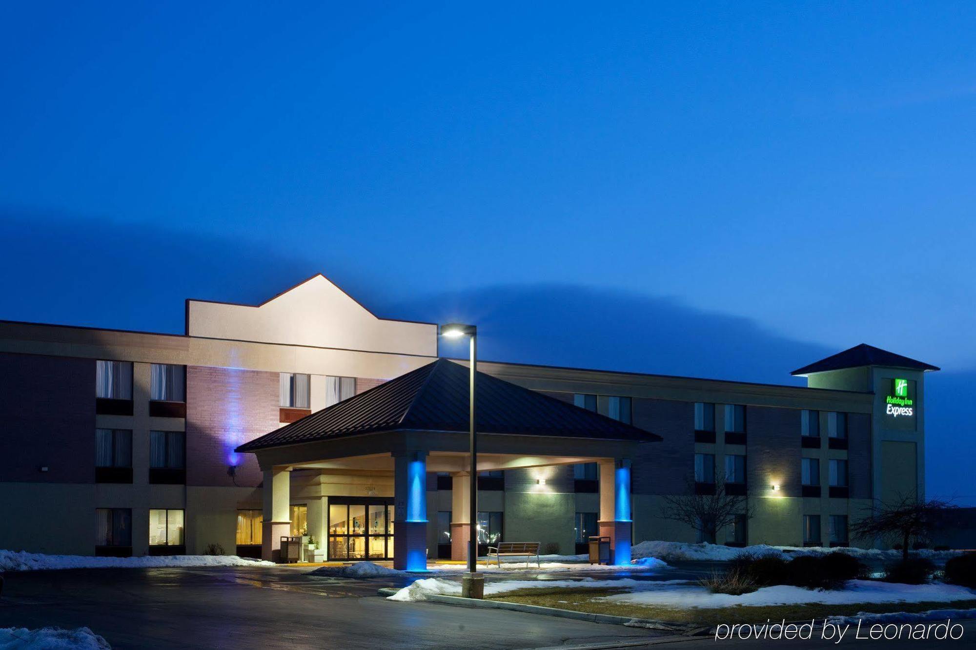 Country Inn & Suites By Radisson Mt. Pleasant-Racine West Wi Sturtevant Exterior photo